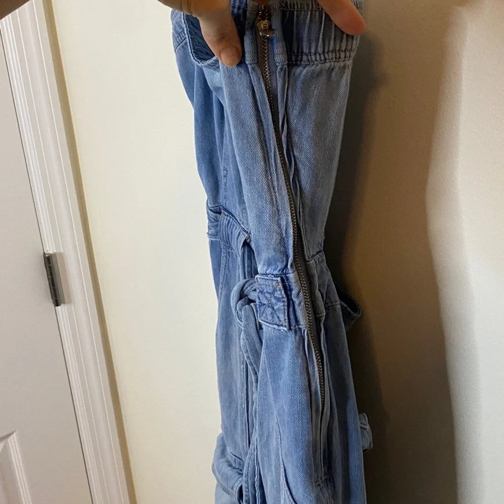 Free People Go West Light Blue Denim Cargo Jumpsuit Size Medium - Picture 8 of 14